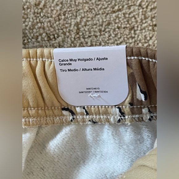 NWT!! Nike Oversized Fit Mid Rise Jogger Desert Camo Print Size XL Bin 214 - Picture 7 of 10